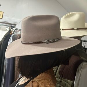 MHT Westerns cowboy hat